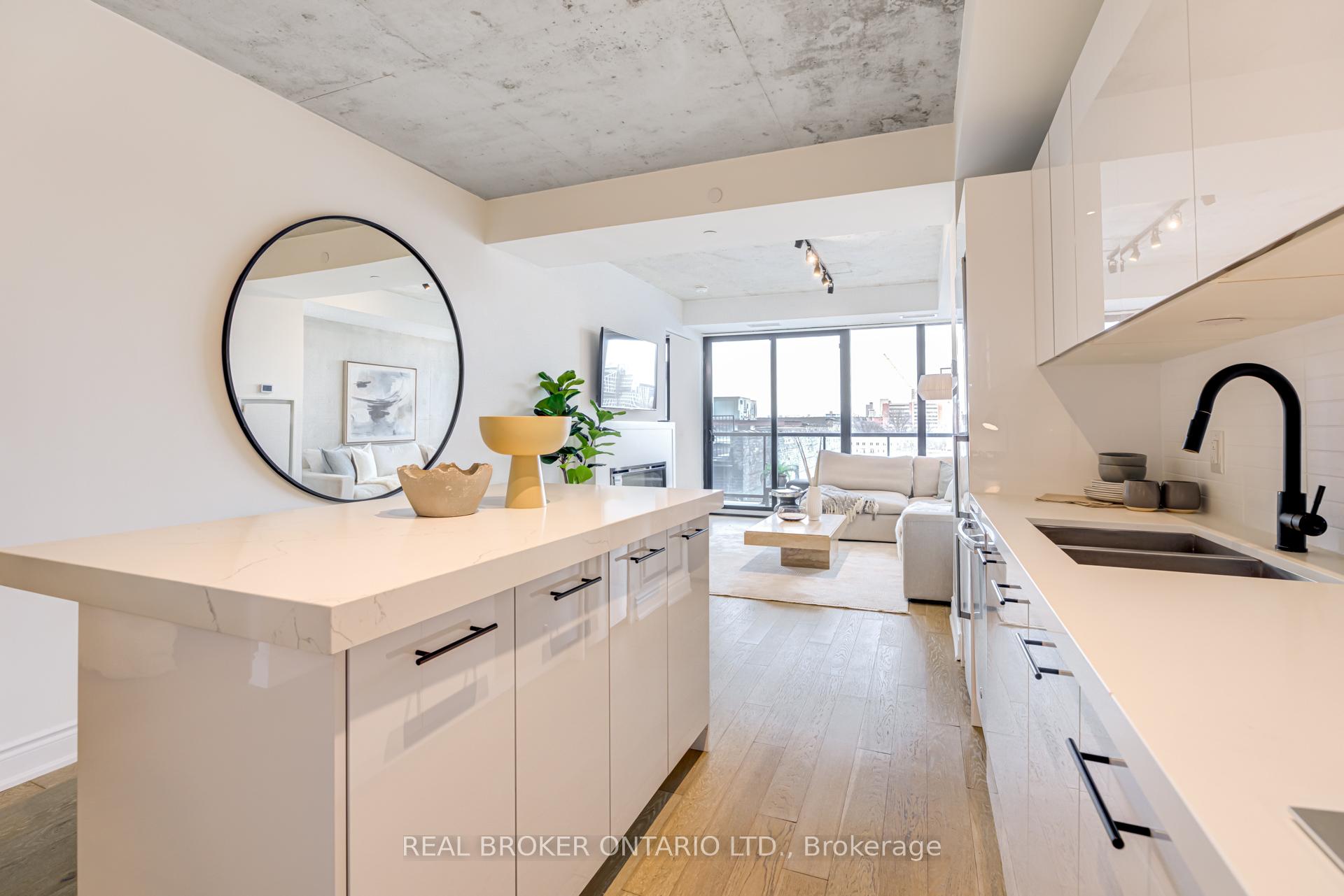 Photo 4 of Unit 717, 608 Richmond Street W, Toronto, Waterfront Communities — HOMEH