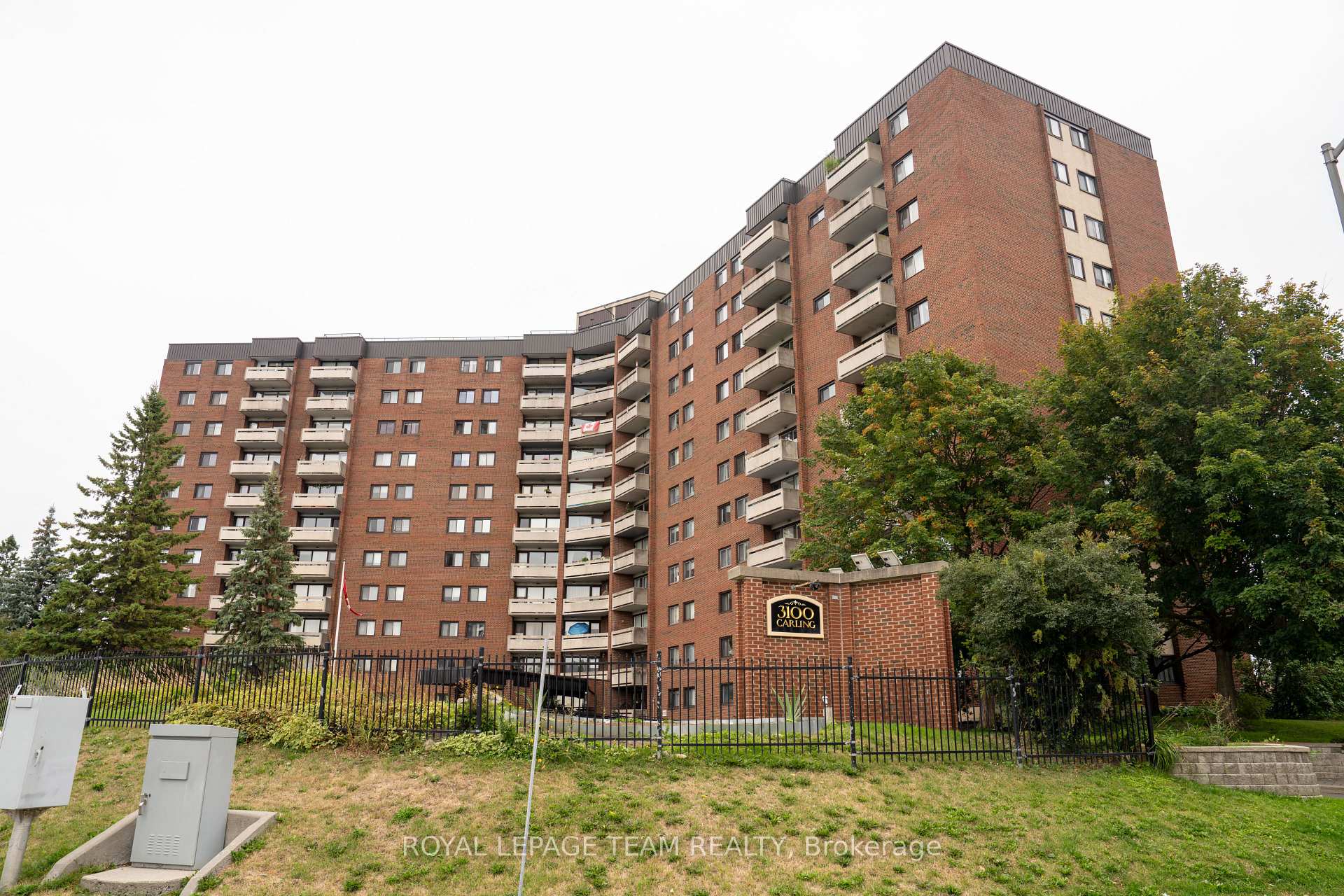 Front of Unit 118, 3100 Carling Avenue