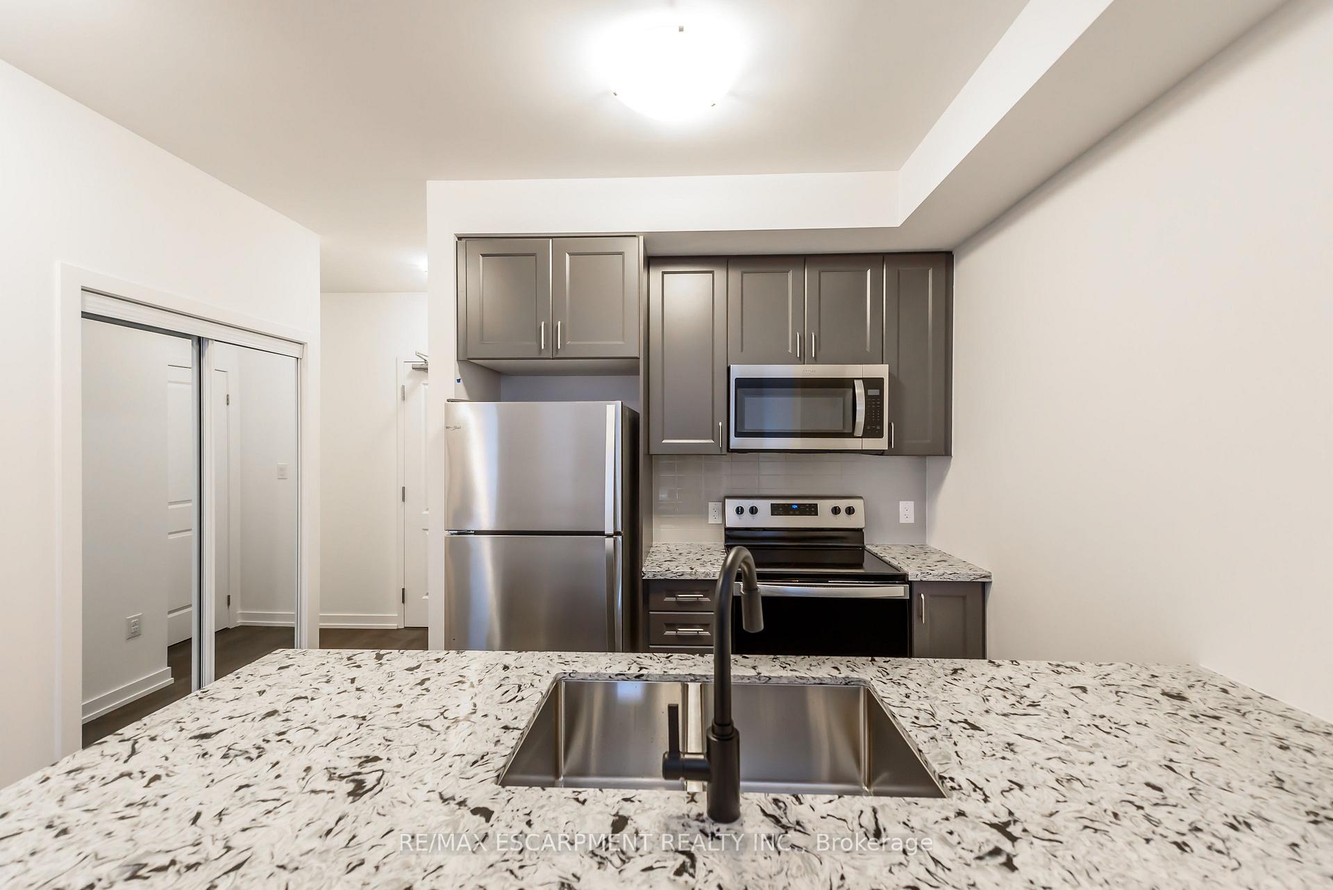 Photo 4 of Unit 518, 450 Dundas Street E, Hamilton, Waterdown — HOMEH