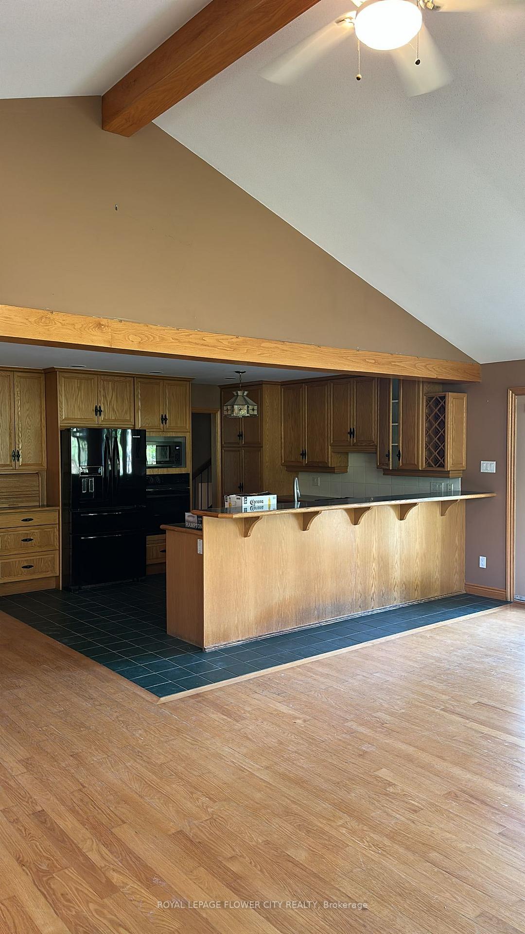 Photo 3 of 7076 5th side Road N, Innisfil, Cookstown — HOMEH