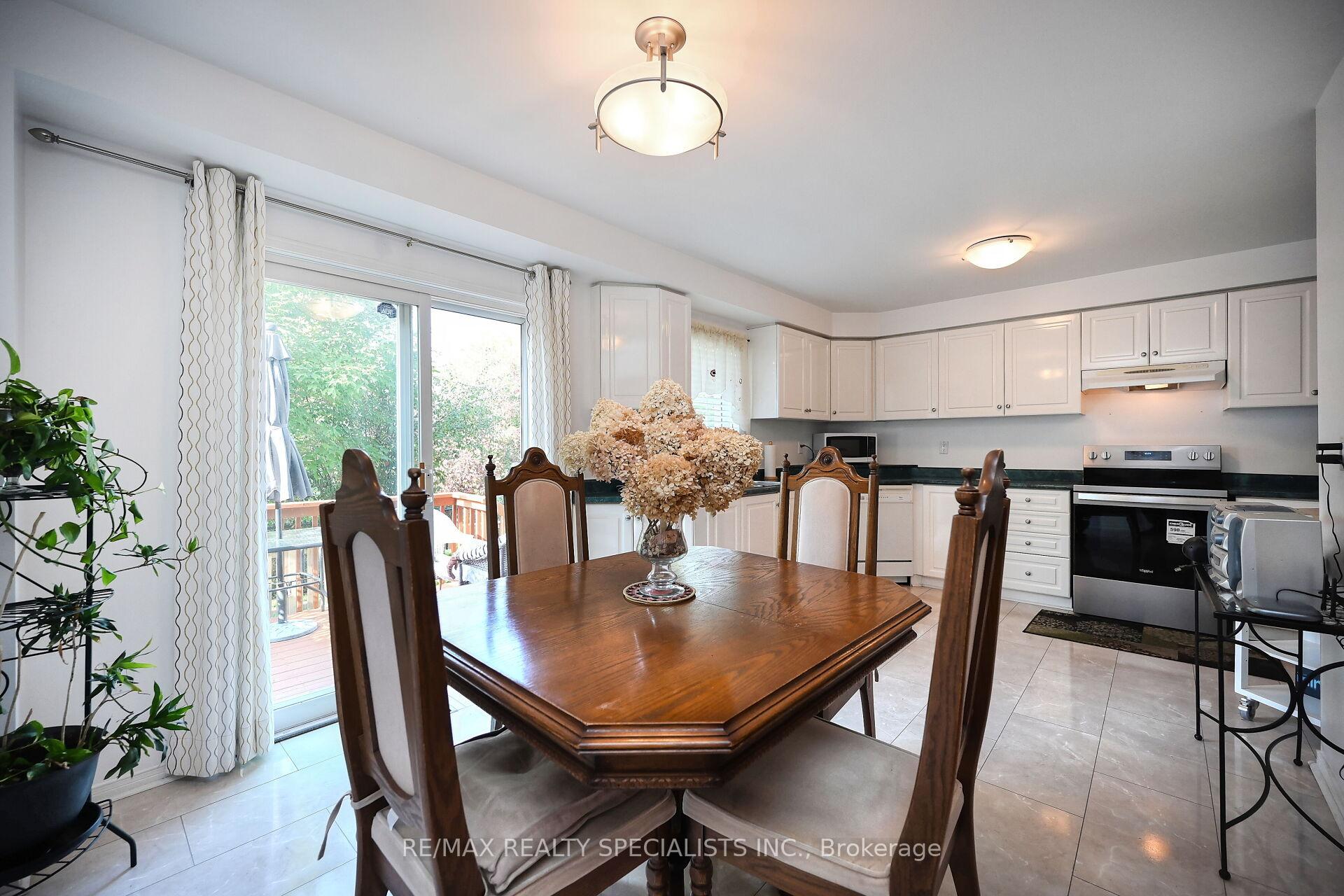 Photo 7 of Unit 66, 9800 Mclaughlin Road N, Brampton, Fletcher's Creek Village — HOMEH