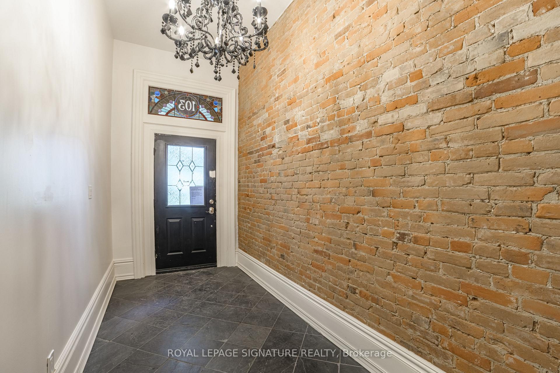 Photo 2 of Unit 2nd, 103 Gloucester Street, Toronto, Church-Yonge Corridor — HOMEH