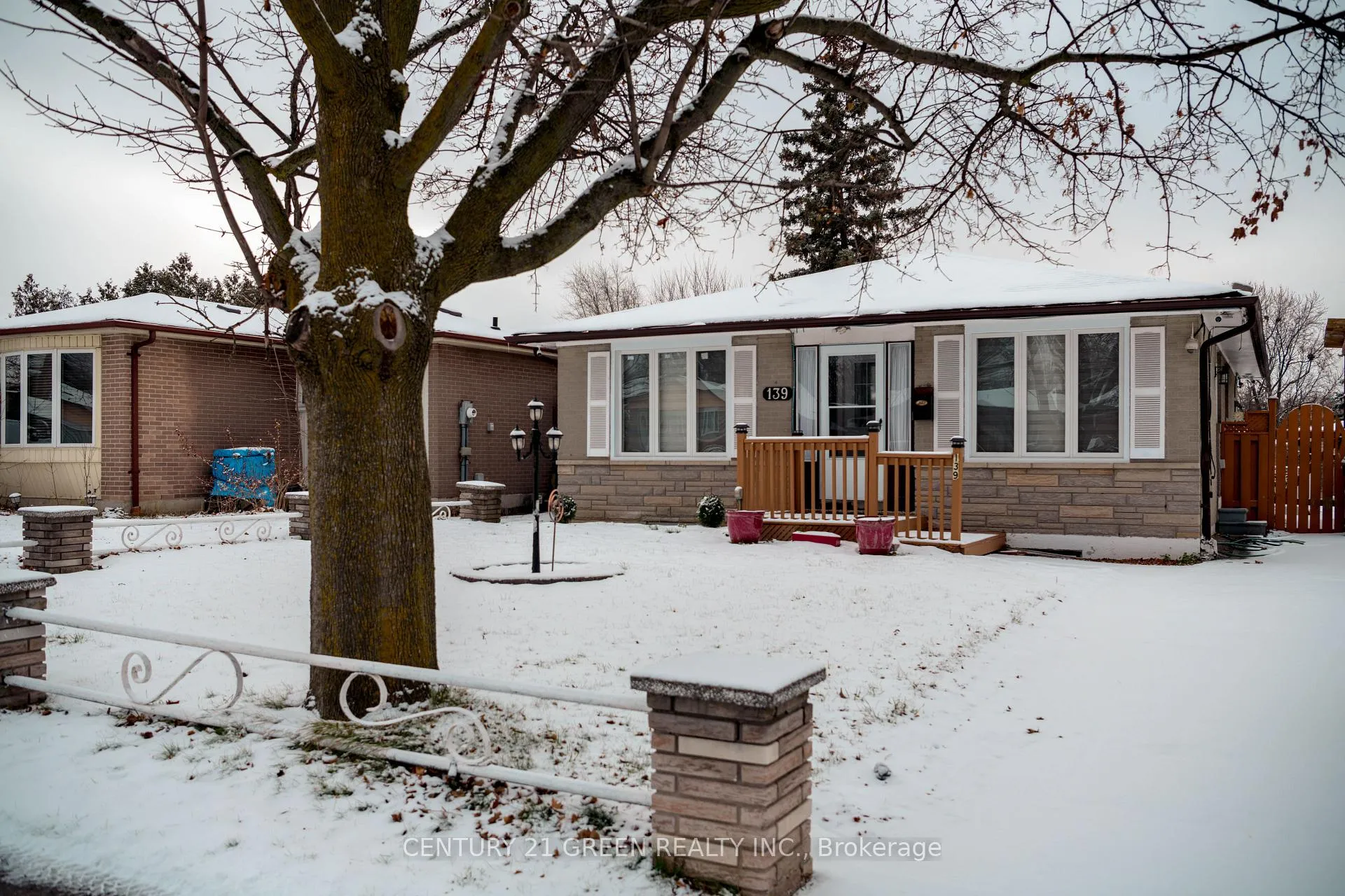 Front of Unit Main, 139 Rutherford Road N