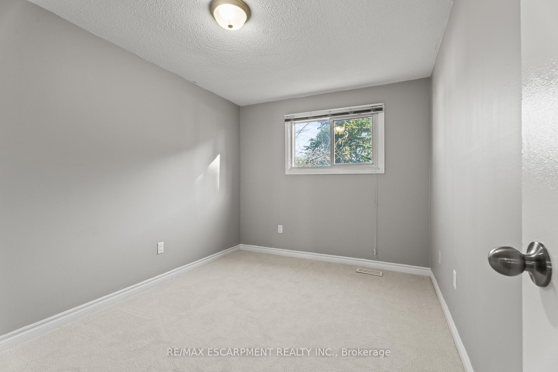 Photo 13 of Unit 33, 1301 Upper Gage Avenue, Hamilton, Quinndale — HOMEH