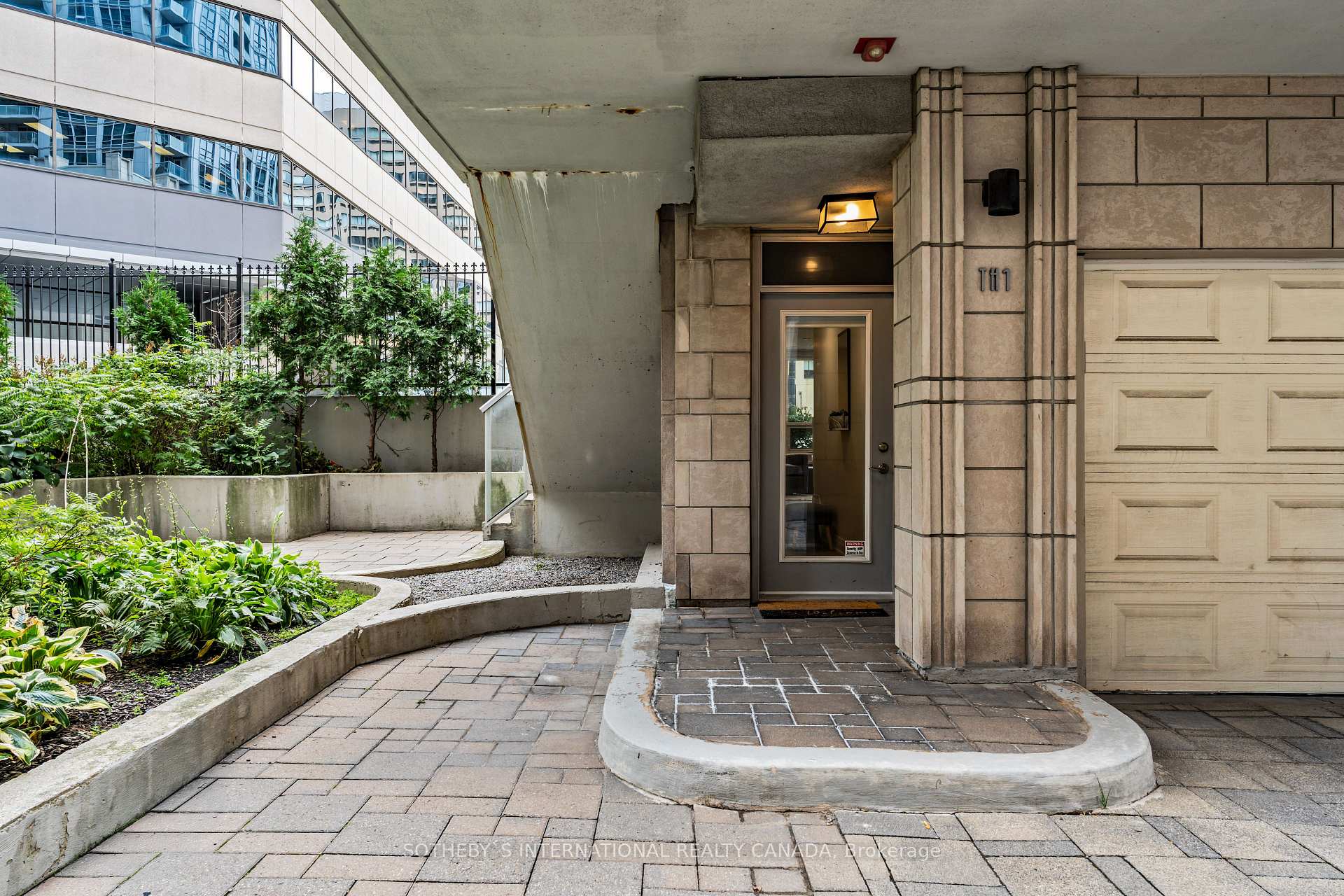 Photo 7 of Unit TH01, 761 Bay Street, Toronto, Bay Street Corridor — HOMEH