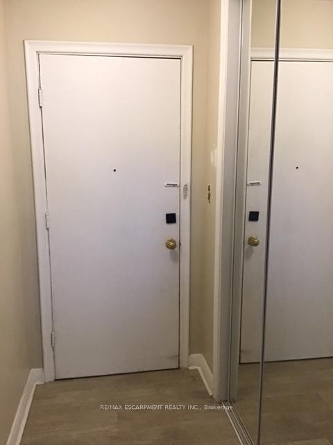 Photo 3 of Unit 105, 9 Grant Boulevard S, Hamilton, Dundas — HOMEH