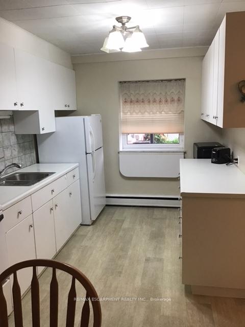 Photo 5 of Unit 105, 9 Grant Boulevard S, Hamilton, Dundas — HOMEH