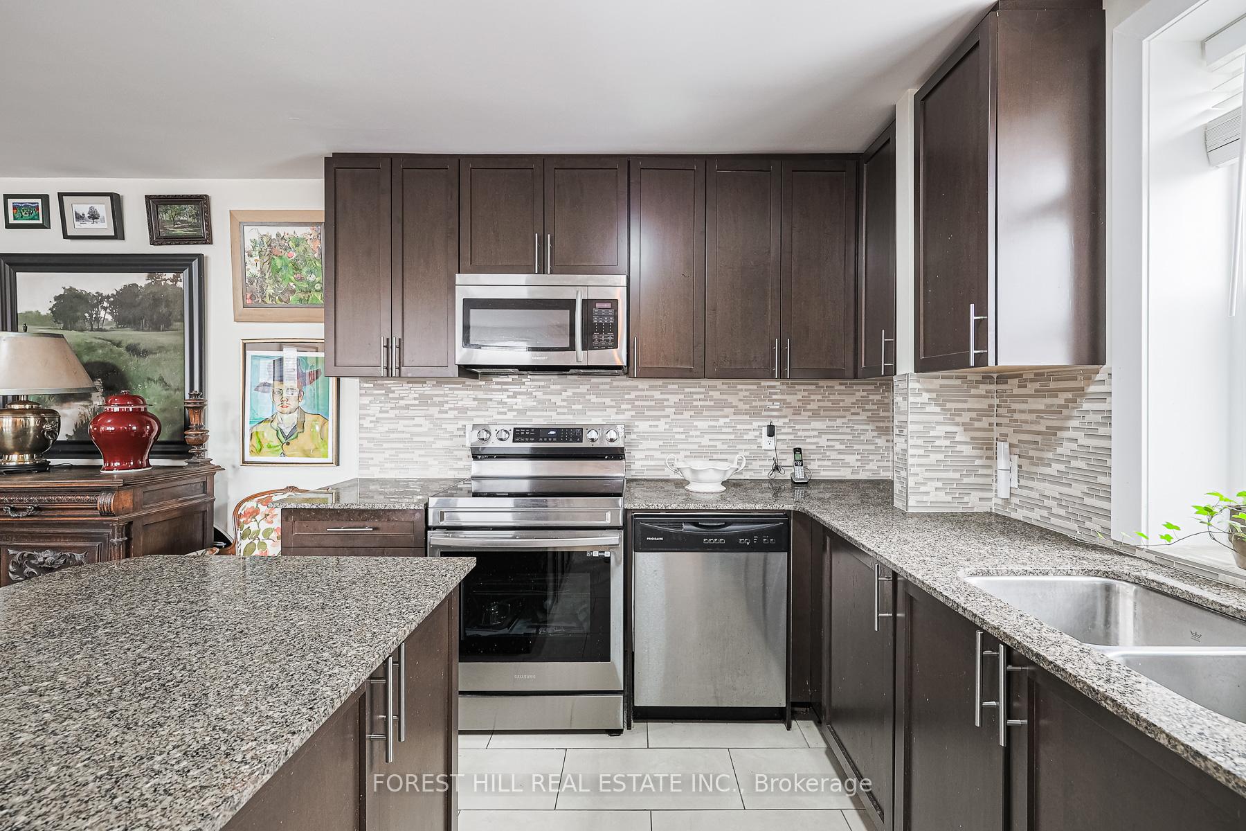 Photo 8 of Unit 408, 2603 Bathurst Street, Toronto, Forest Hill North — HOMEH