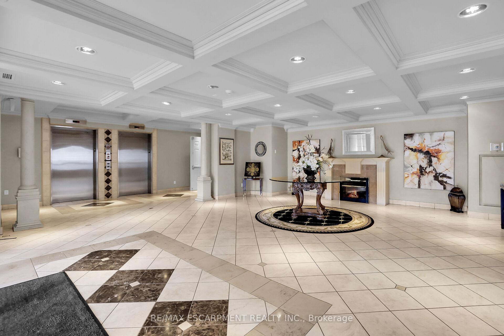 Photo 15 of Unit 807, 3000 Creekside Drive, Hamilton, Dundas — HOMEH