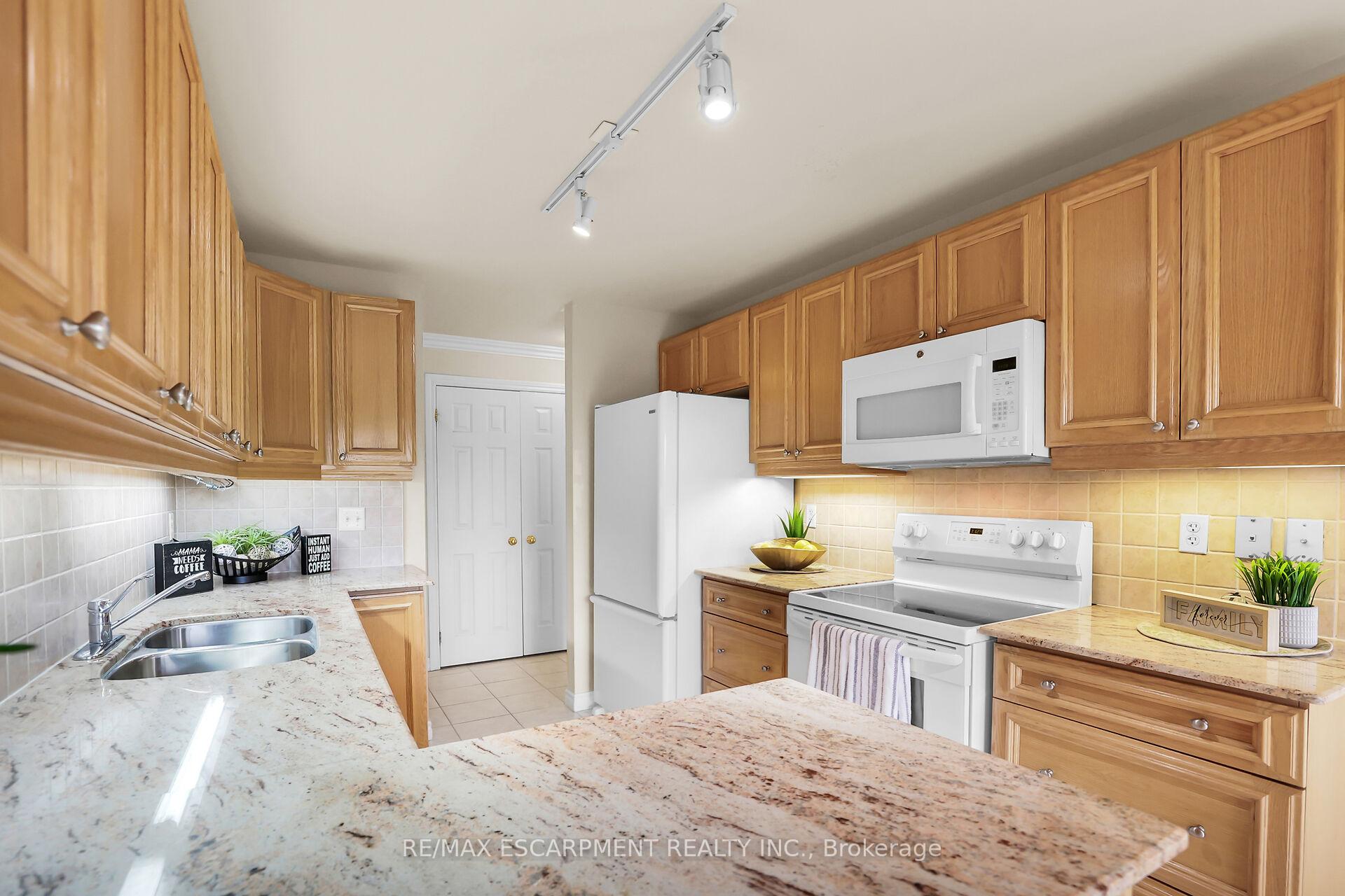 Photo 36 of Unit 807, 3000 Creekside Drive, Hamilton, Dundas — HOMEH