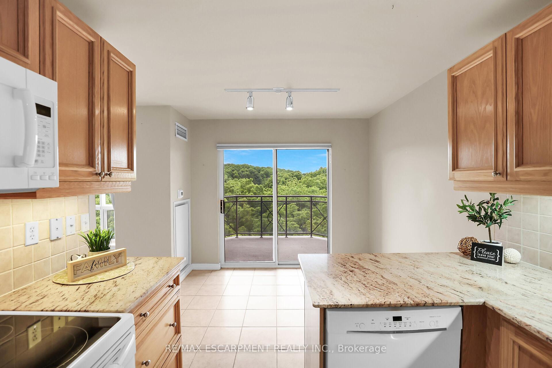 Photo 9 of Unit 807, 3000 Creekside Drive, Hamilton, Dundas — HOMEH