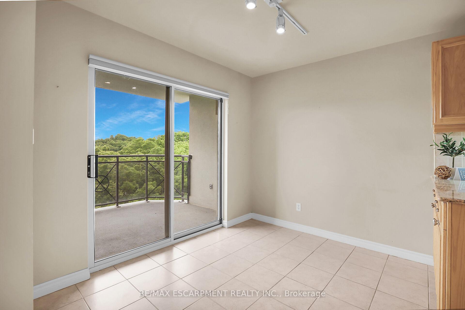 Photo 37 of Unit 807, 3000 Creekside Drive, Hamilton, Dundas — HOMEH