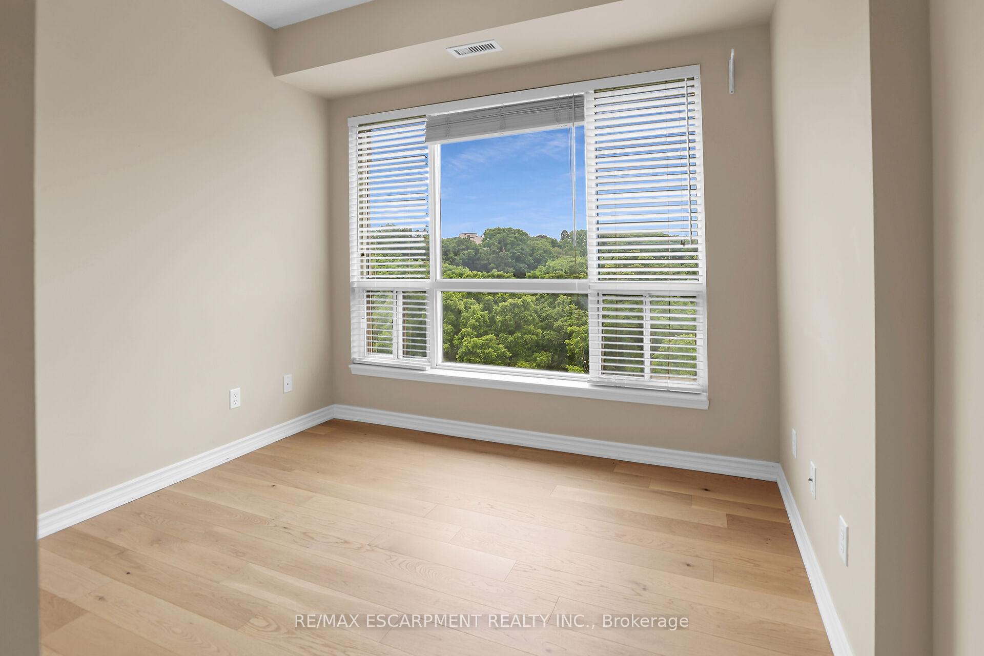 Photo 19 of Unit 807, 3000 Creekside Drive, Hamilton, Dundas — HOMEH