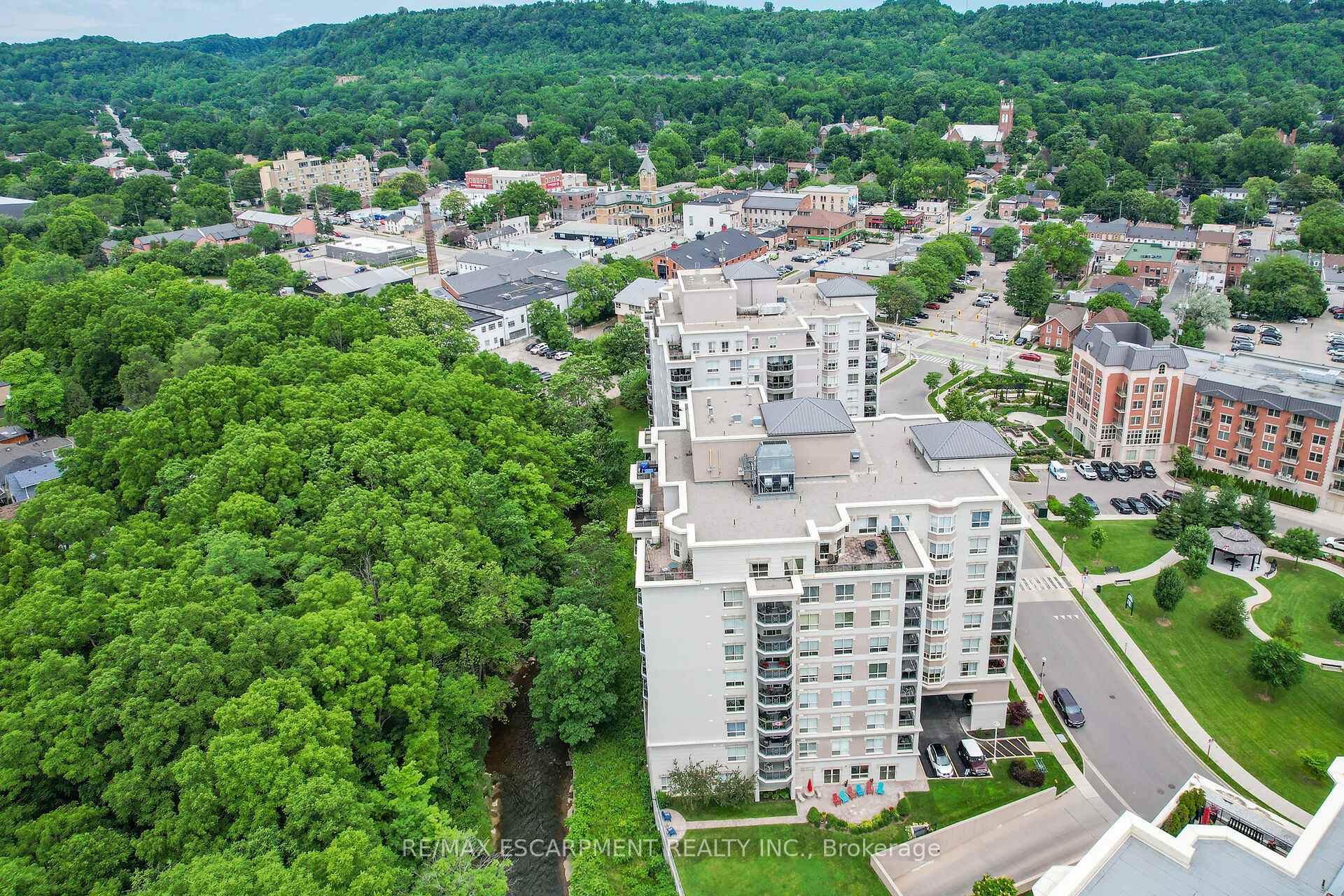 Photo 25 of Unit 807, 3000 Creekside Drive, Hamilton, Dundas — HOMEH