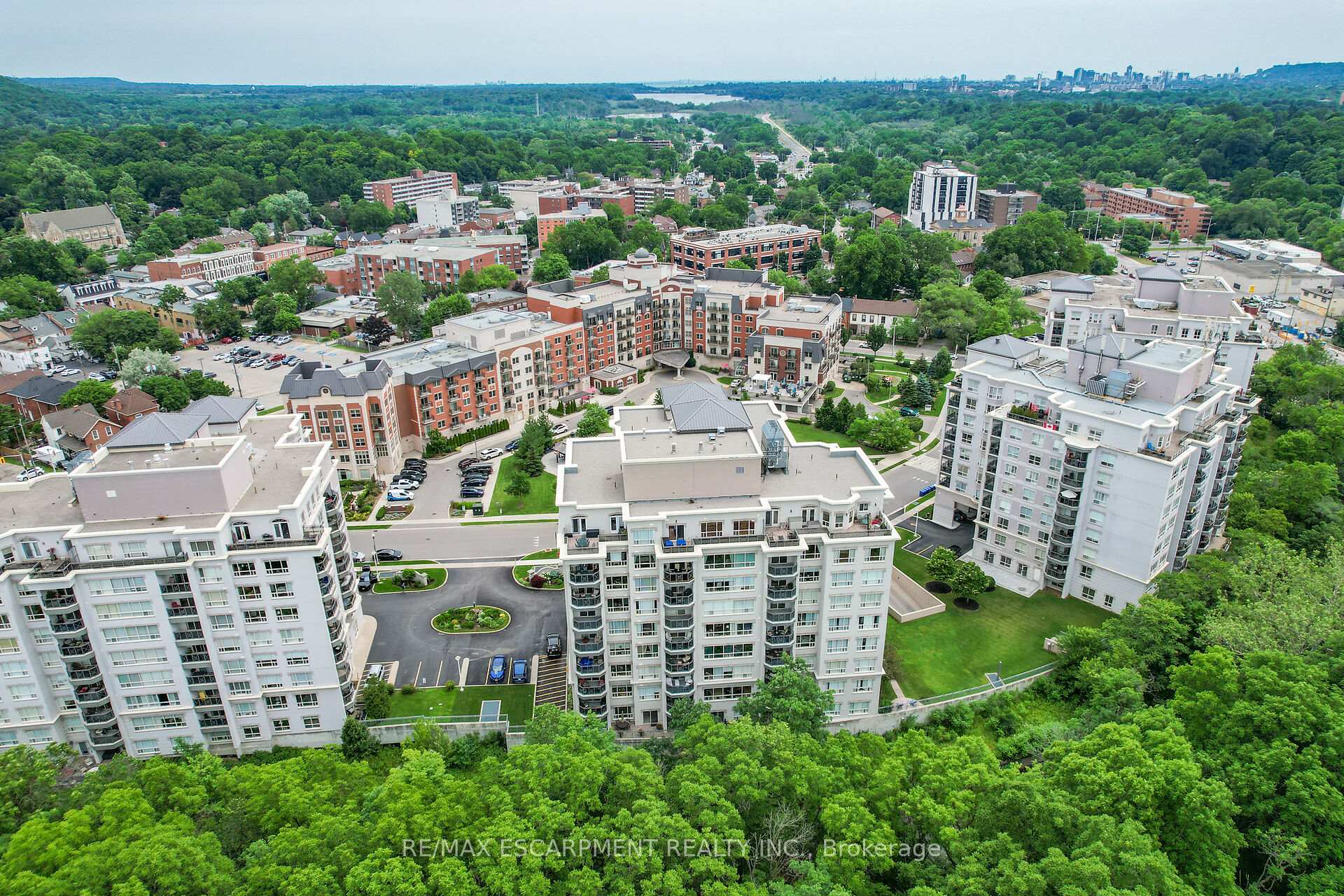 Photo 33 of Unit 807, 3000 Creekside Drive, Hamilton, Dundas — HOMEH