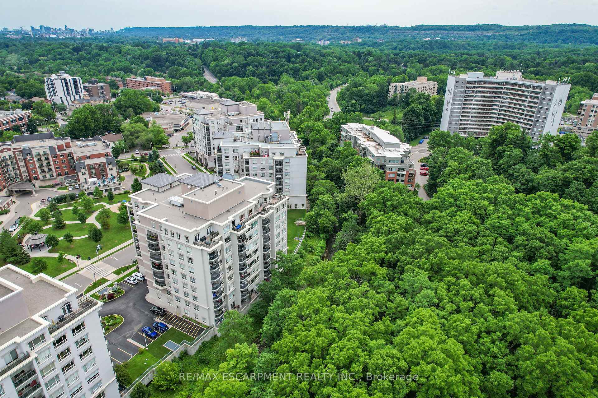 Photo 32 of Unit 807, 3000 Creekside Drive, Hamilton, Dundas — HOMEH