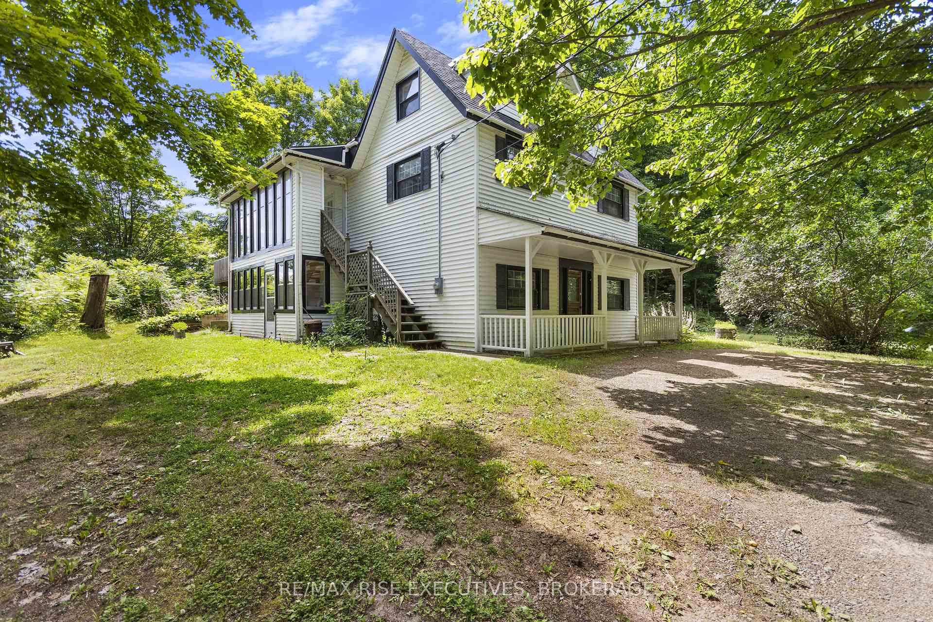 Photo 2 of 1349 Ridge Road, Frontenac, Frontenac South — HOMEH