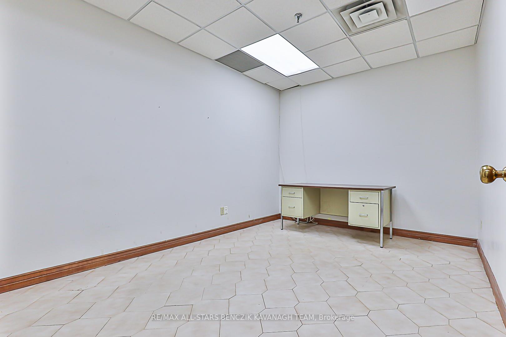 Photo 3 of Unit 26, 172 Bullock Drive, Markham, Bullock — HOMEH