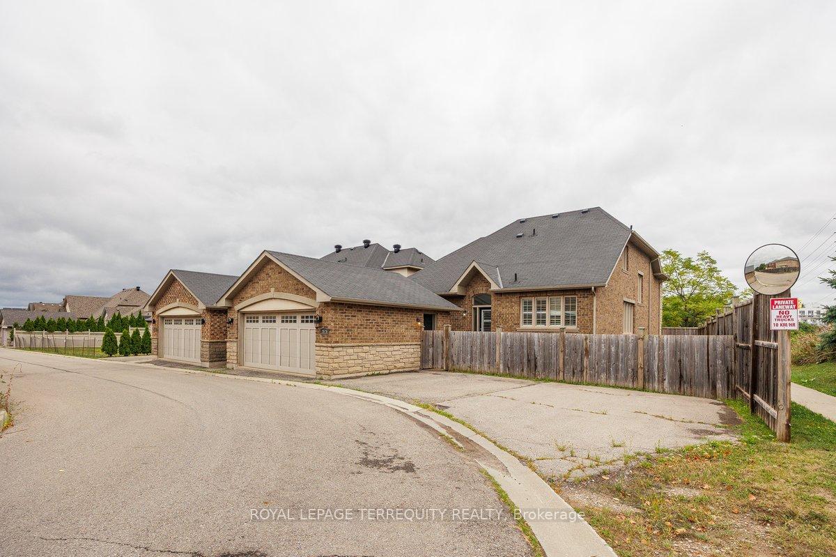 Photo 13 of 2525 Eighth Line, Oakville, Joshua Creek — HOMEH
