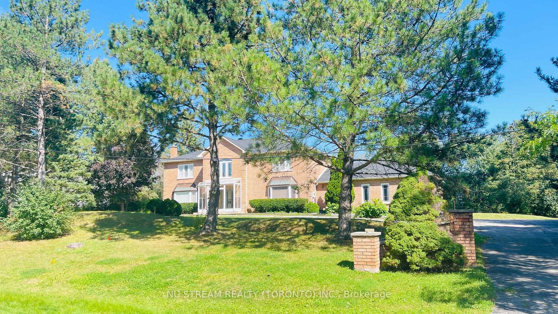 Front of 4 Willow Creek Drive