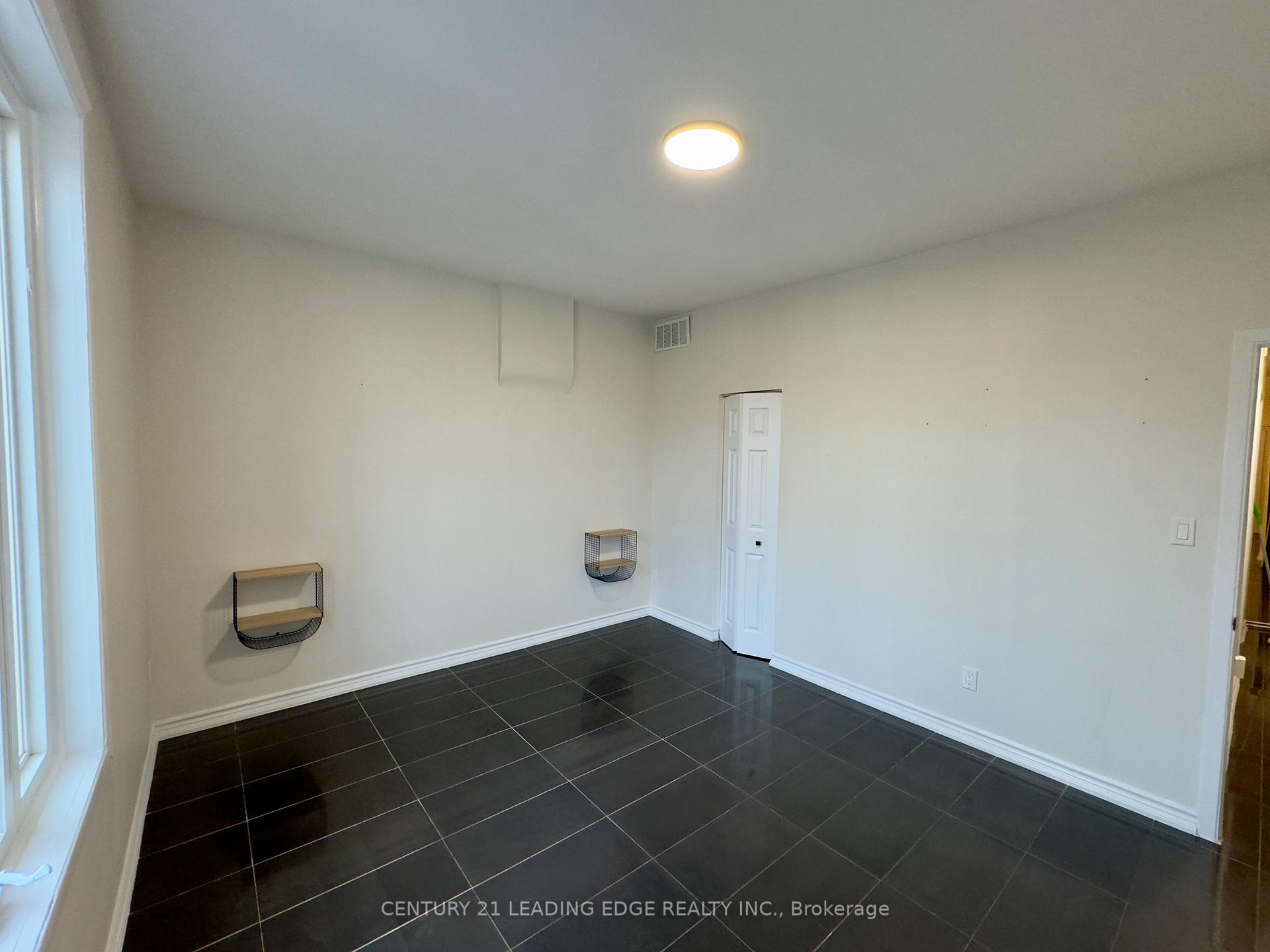 Photo 2 of Unit 3, 779 Barton Street E, Hamilton, Gibson — HOMEH
