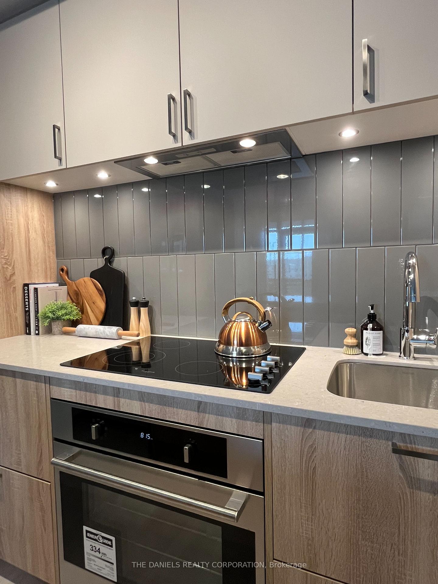 Photo 2 of Unit 112, 7950 Bathurst Street, Vaughan, Beverley Glen — HOMEH