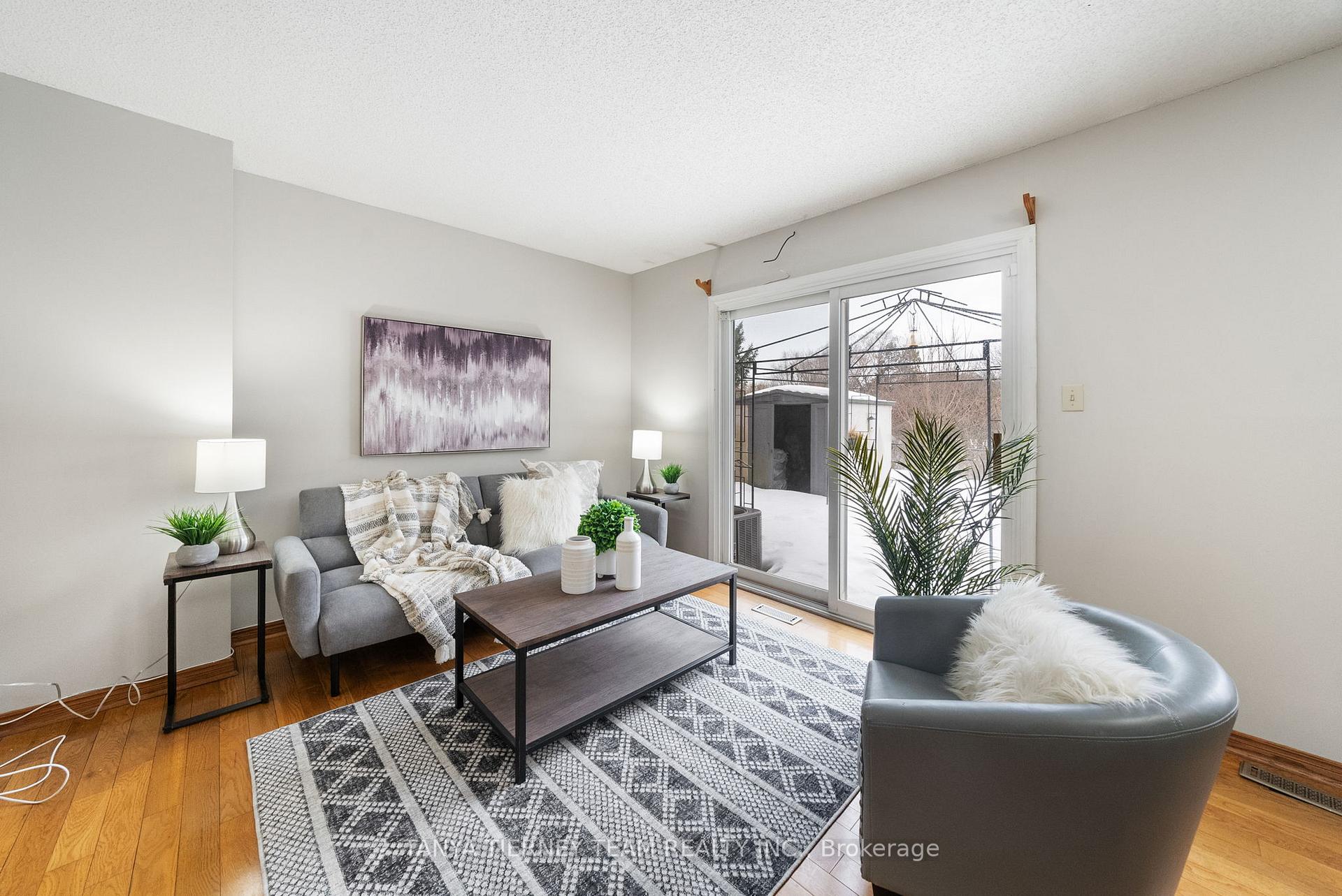 Photo 6 of Unit 9, 1640 Nichol Avenue, Whitby, Blue Grass Meadows — HOMEH