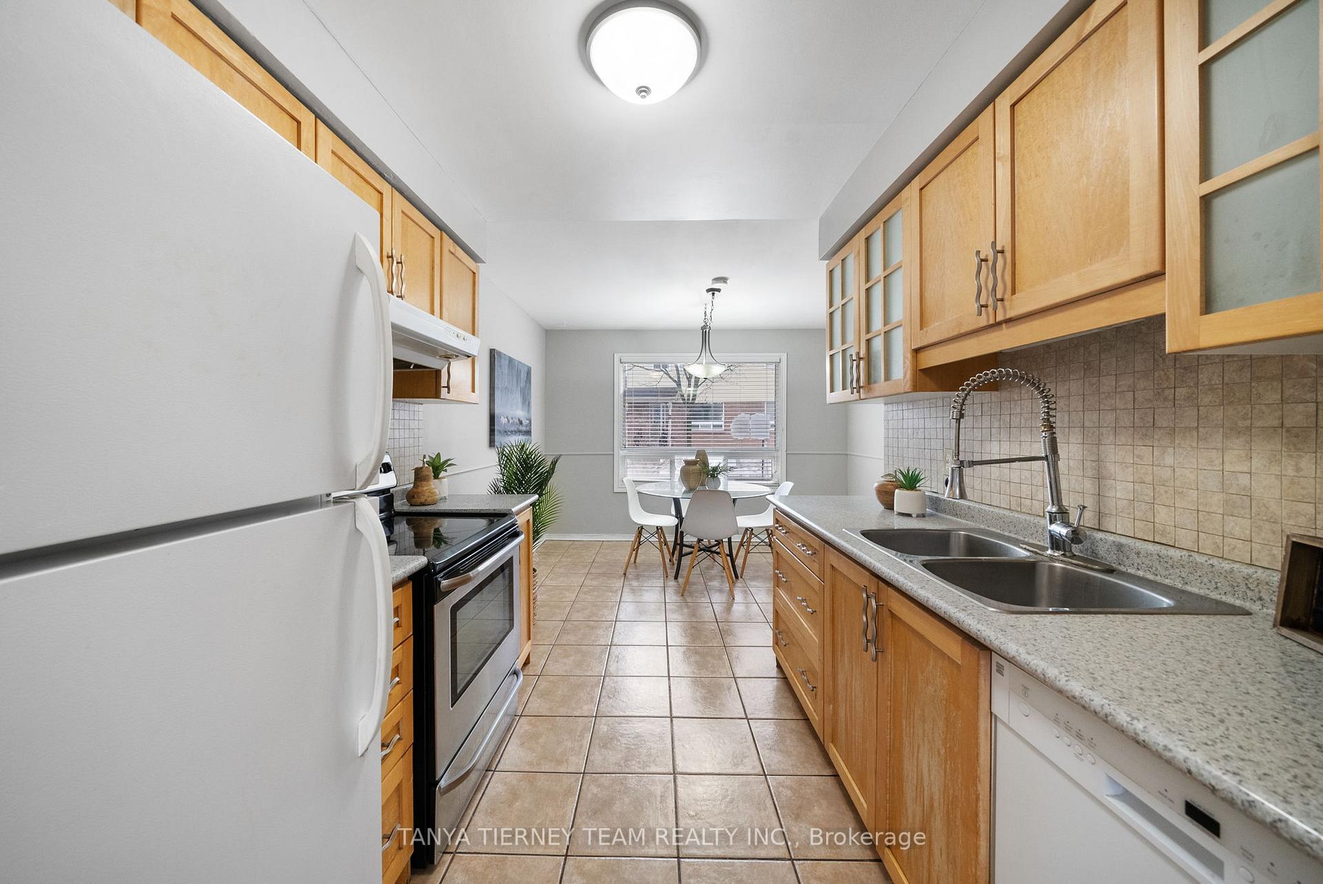 Photo 12 of Unit 9, 1640 Nichol Avenue, Whitby, Blue Grass Meadows — HOMEH