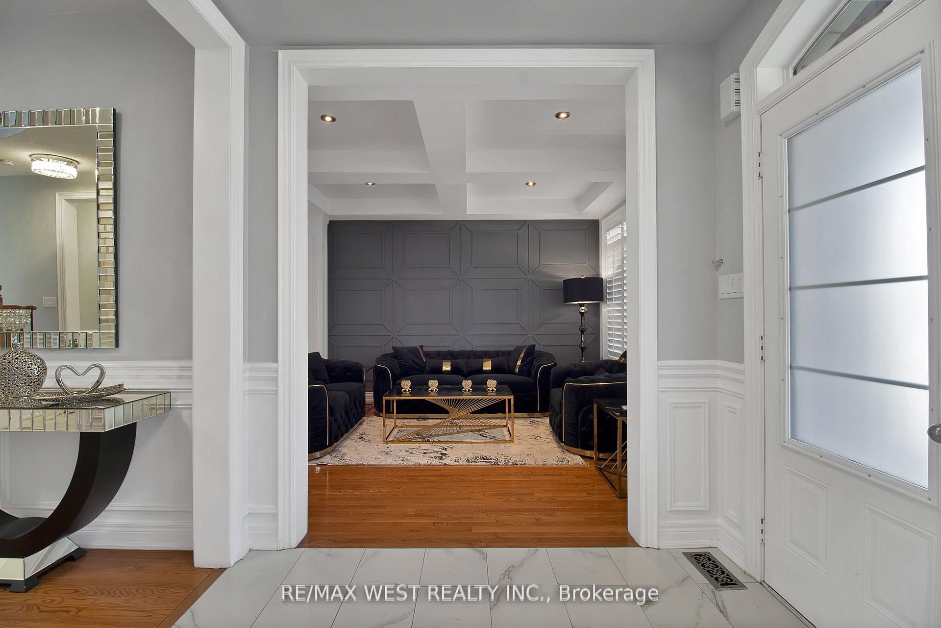 Photo 10 of 3 Fallowfield Road, Brampton, Credit Valley — HOMEH