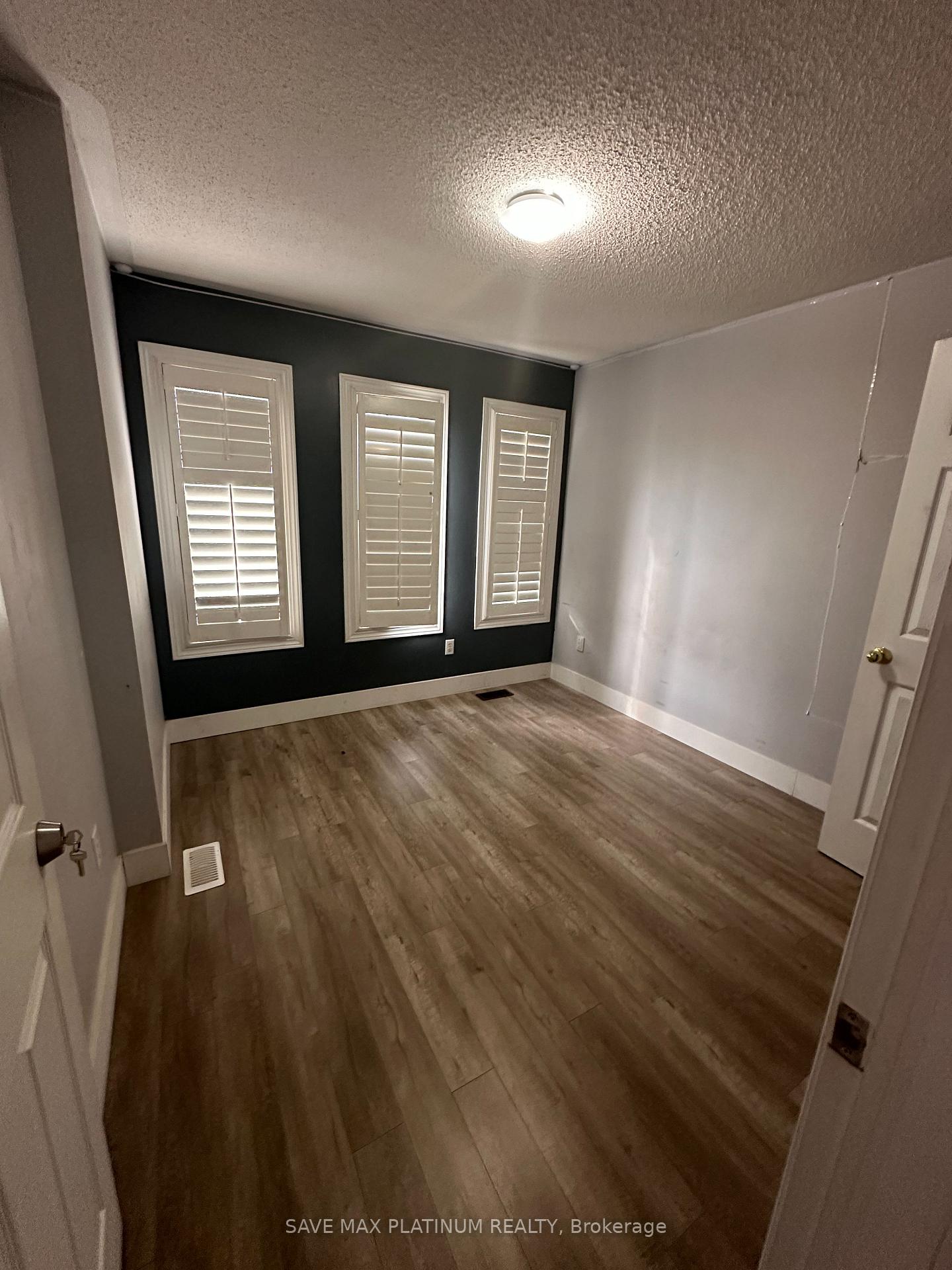 Photo 8 of 38 Chalkfarm Crescent, Brampton, Northwest Sandalwood Parkway — HOMEH