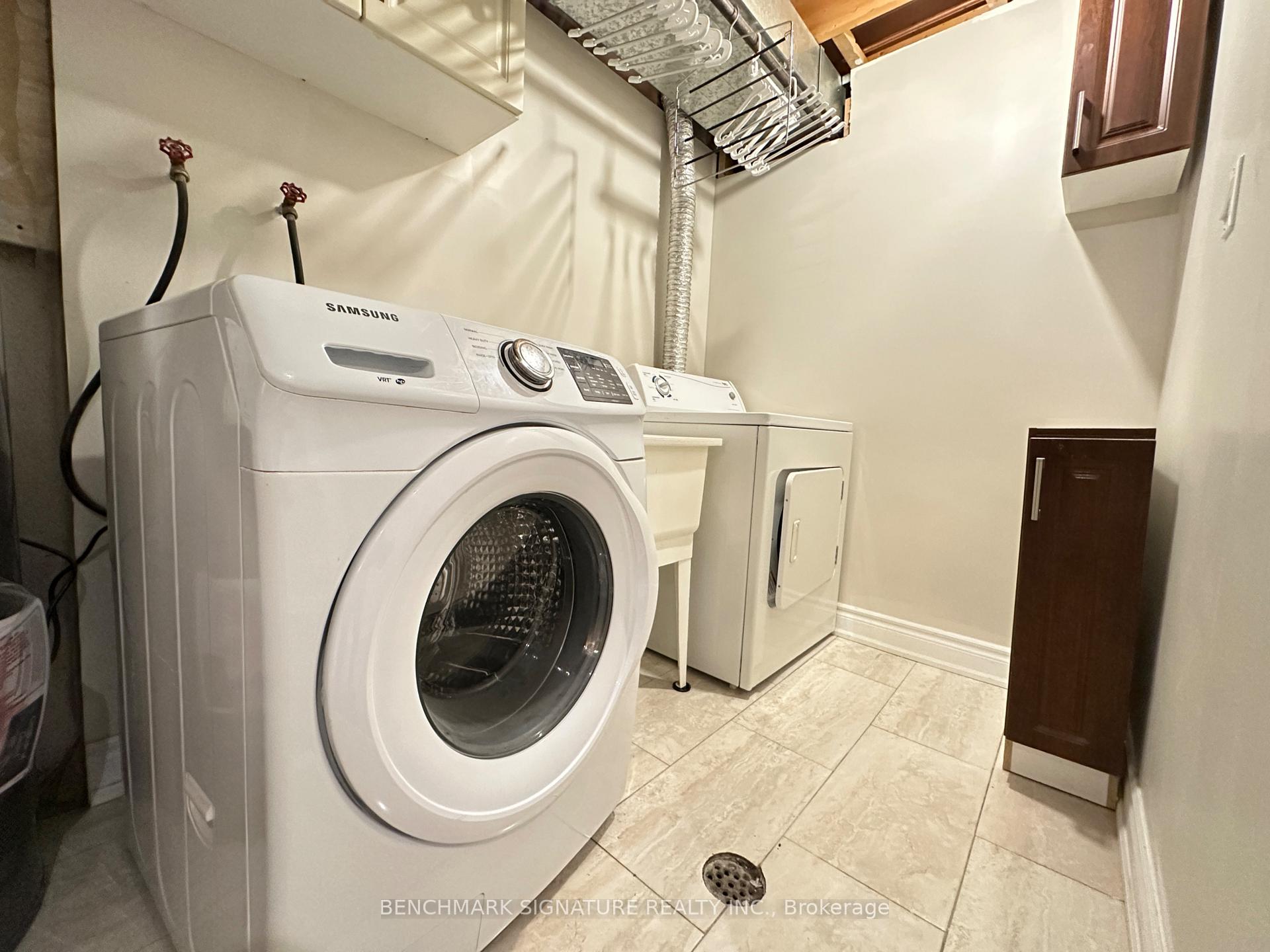 Photo 2 of 17 Waterwheel (Bsmt) Street, Markham, Raymerville — HOMEH