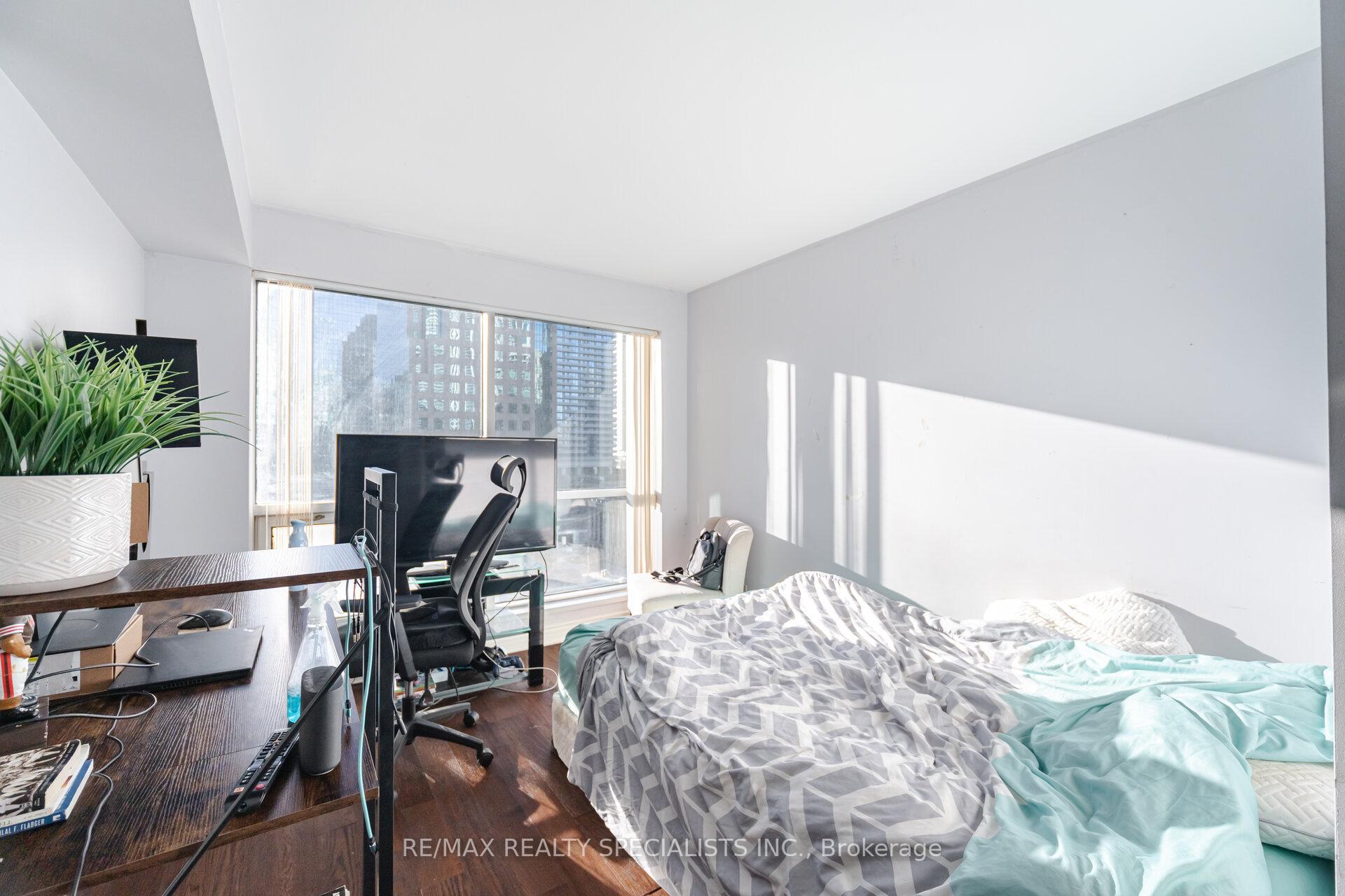 Photo 16 of Unit 1510, 10 Queens Quay, Toronto, Waterfront Communities — HOMEH