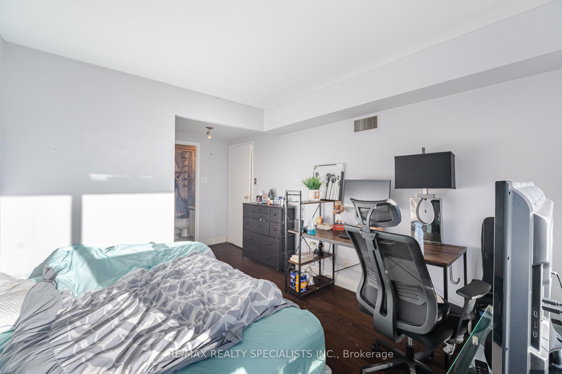 Photo 19 of Unit 1510, 10 Queens Quay, Toronto, Waterfront Communities — HOMEH