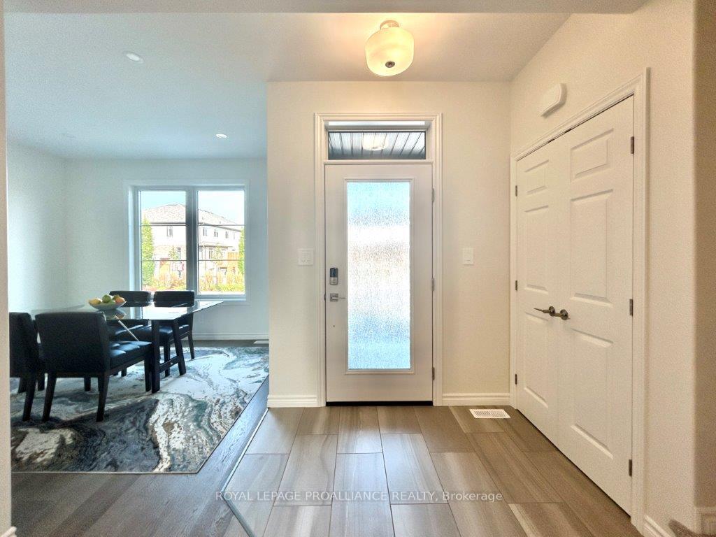 Photo 3 of 32 Riverstone Way, Belleville, Thurlow Ward — HOMEH