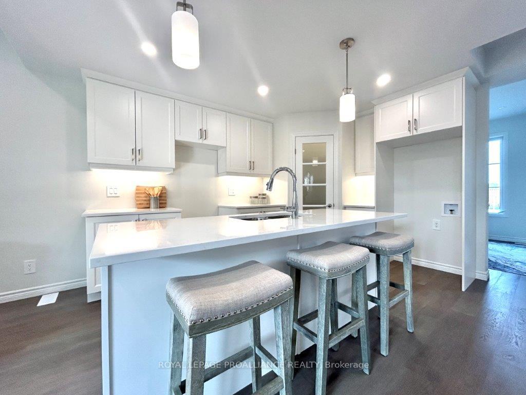 Photo 5 of 32 Riverstone Way, Belleville, Thurlow Ward — HOMEH