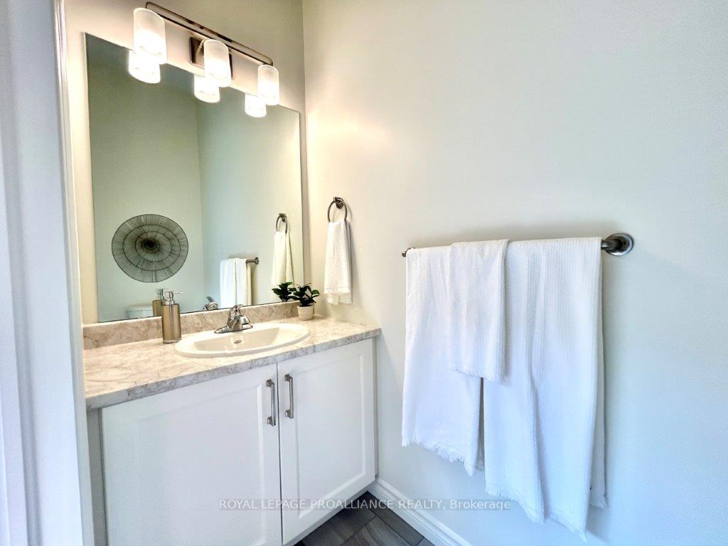 Photo 12 of 32 Riverstone Way, Belleville, Thurlow Ward — HOMEH