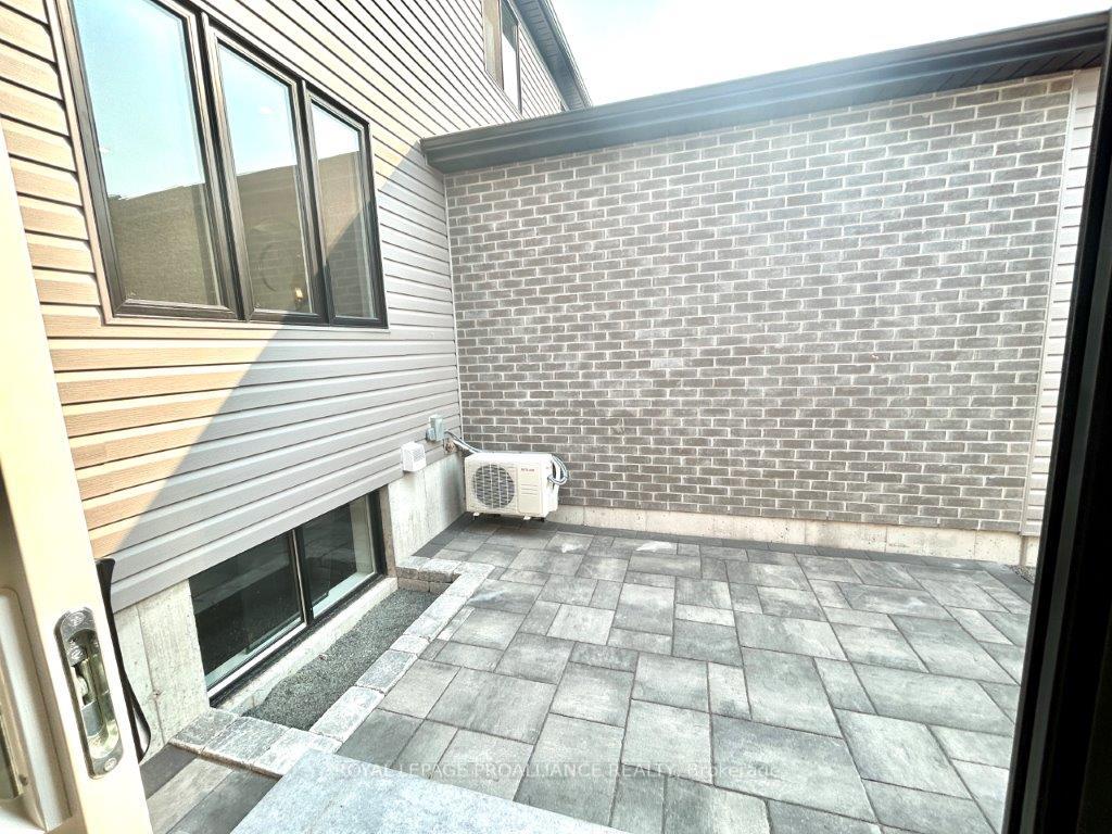 Photo 13 of 32 Riverstone Way, Belleville, Thurlow Ward — HOMEH