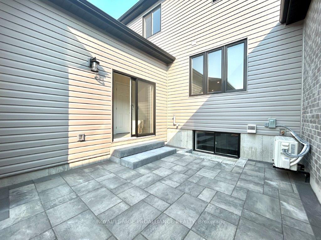 Photo 14 of 32 Riverstone Way, Belleville, Thurlow Ward — HOMEH