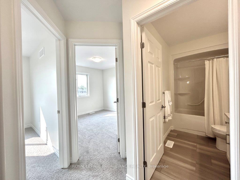 Photo 16 of 32 Riverstone Way, Belleville, Thurlow Ward — HOMEH