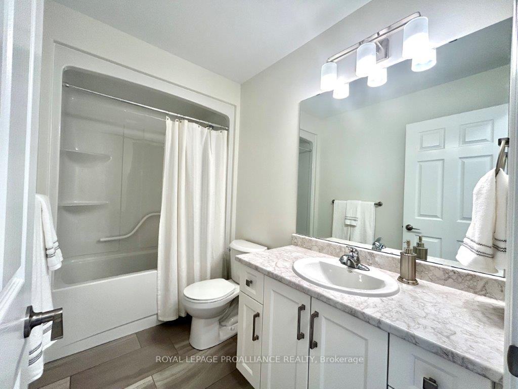 Photo 22 of 32 Riverstone Way, Belleville, Thurlow Ward — HOMEH