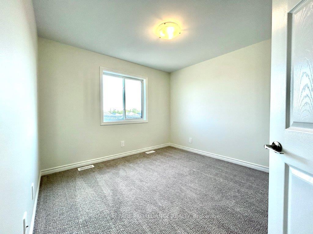 Photo 23 of 32 Riverstone Way, Belleville, Thurlow Ward — HOMEH