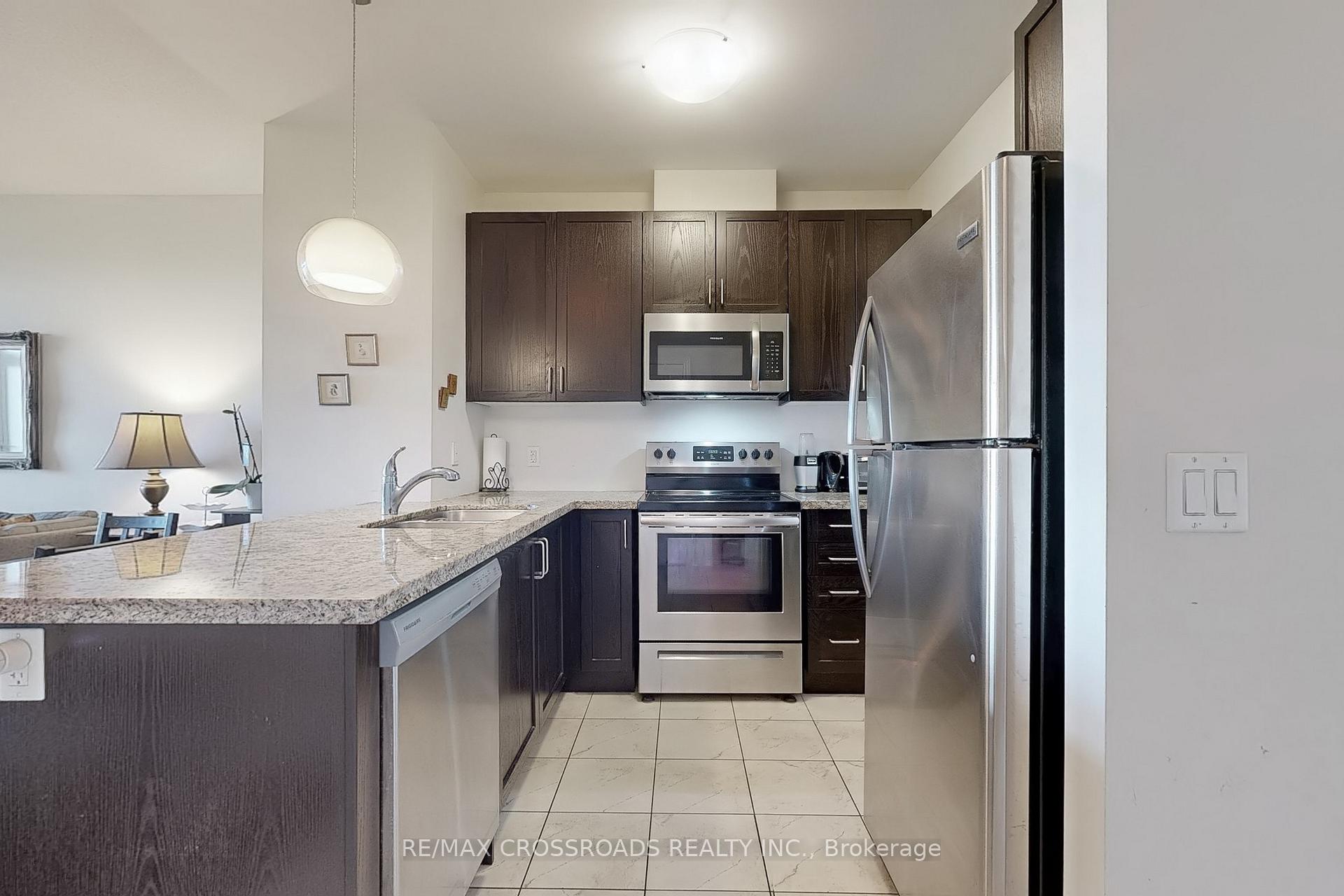 Photo 6 of Unit 601, 39 New Delhi Drive E, Markham, Cedarwood — HOMEH