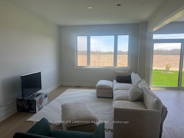 Photo 3 of 154 Union Boulevard, Wasaga Beach — HOMEH