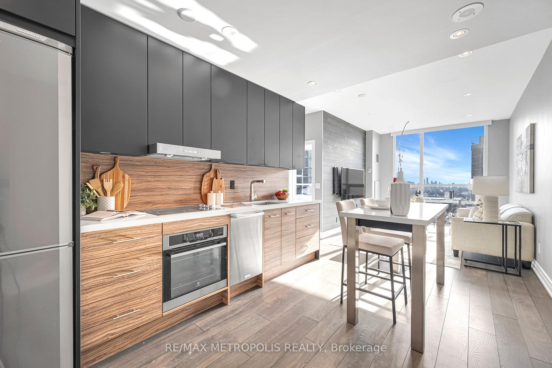 Photo 1 of Unit 1508, 500 St Clair Avenue W, Toronto, Humewood-Cedarvale — HOMEH