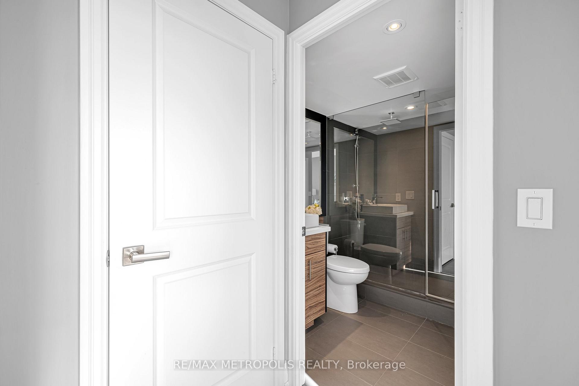 Photo 6 of Unit 1508, 500 St Clair Avenue W, Toronto, Humewood-Cedarvale — HOMEH