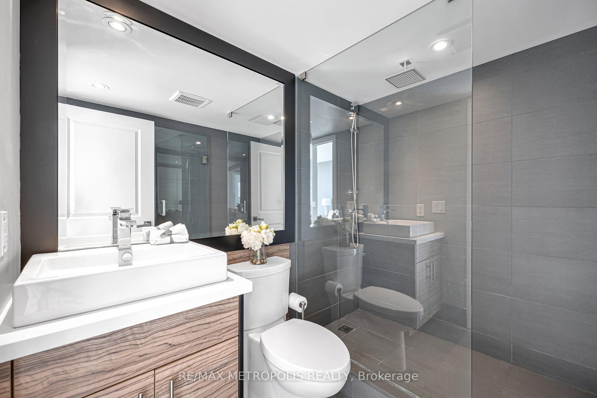 Photo 9 of Unit 1508, 500 St Clair Avenue W, Toronto, Humewood-Cedarvale — HOMEH