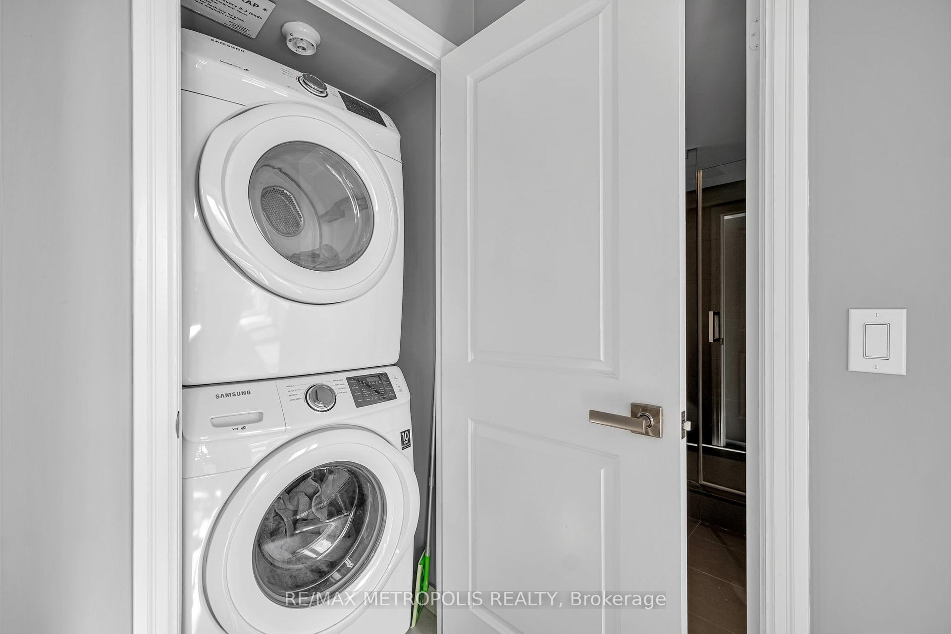Photo 7 of Unit 1508, 500 St Clair Avenue W, Toronto, Humewood-Cedarvale — HOMEH
