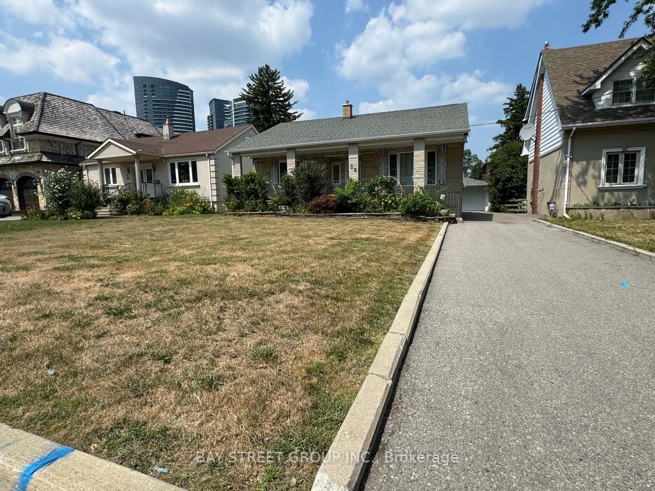 Photo 8 of 38 Woodward Avenue, Markham, Thornhill — HOMEH