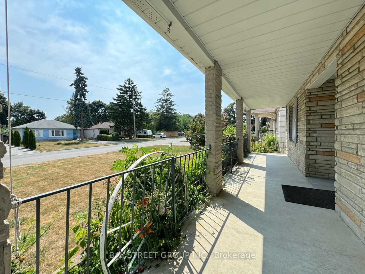 Photo 4 of 38 Woodward Avenue, Markham, Thornhill — HOMEH