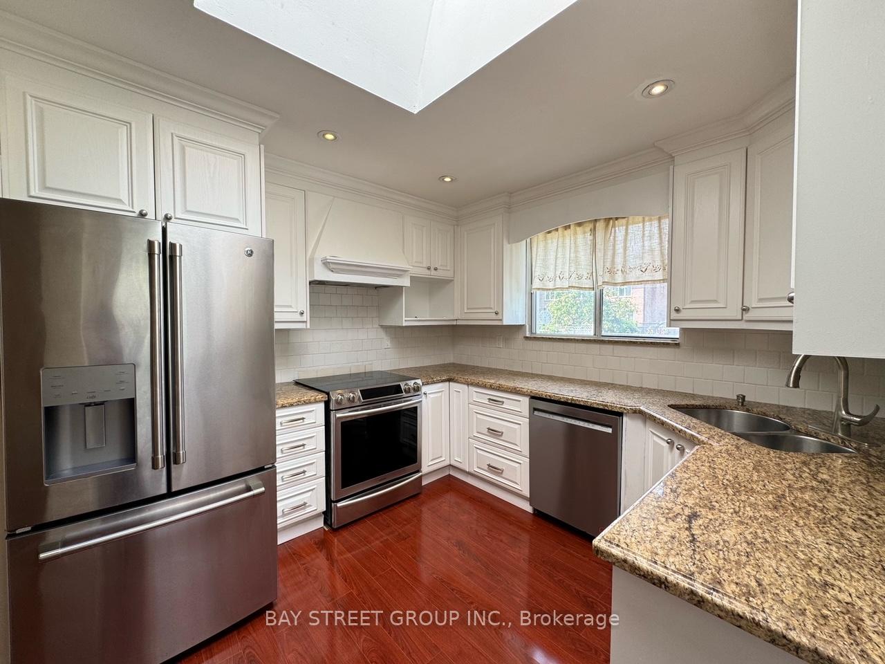 Photo 2 of 38 Woodward Avenue, Markham, Thornhill — HOMEH